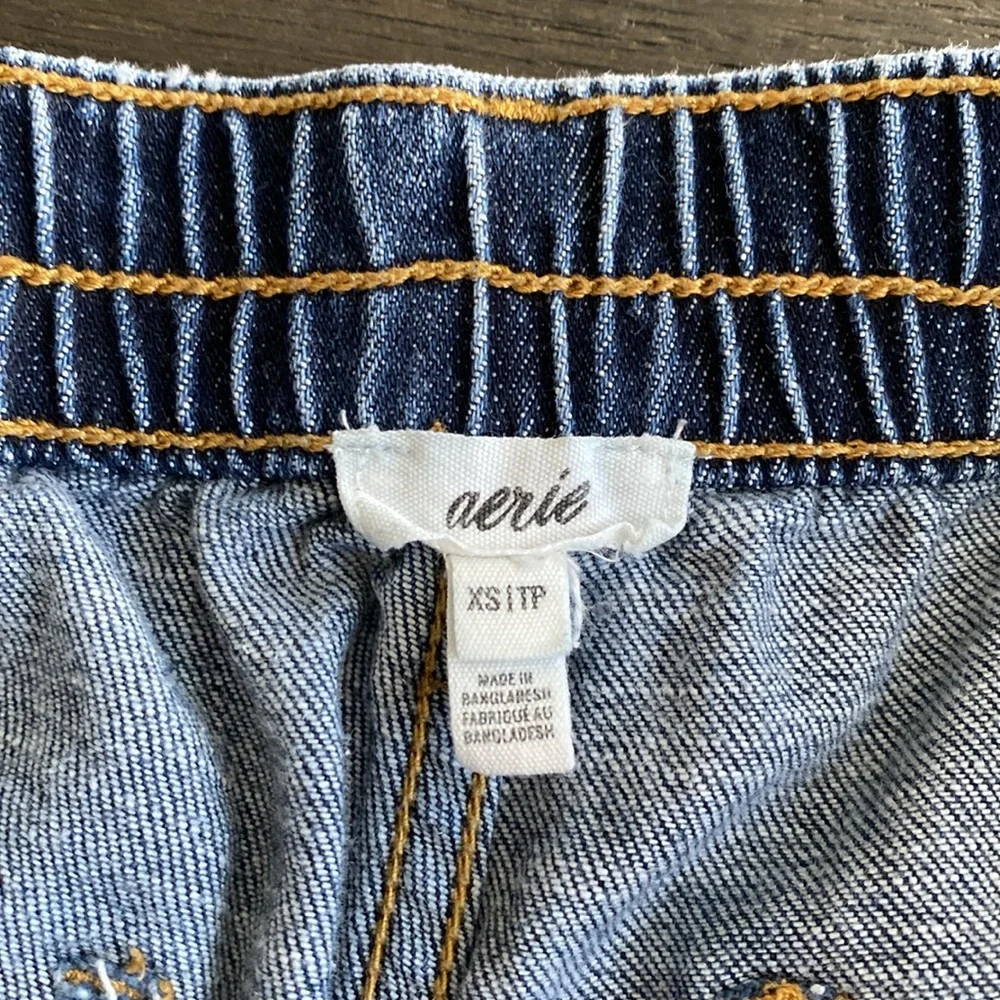 Aerie distressed denim shorts - Picture 3 of 8